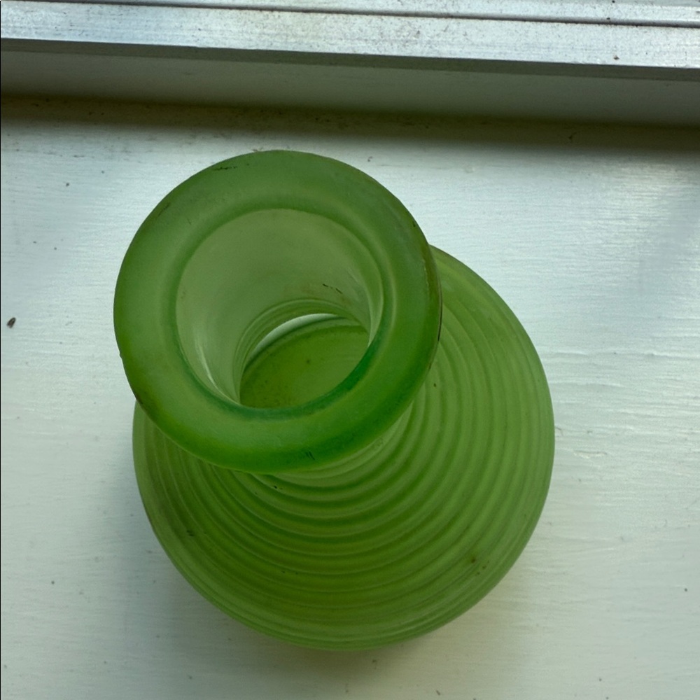 Vintage Uranium Glass Carafe Vase Frigidaire Green Satin Ribbed 1930s Bottle 9" - Picture 3 of 9